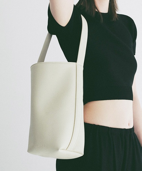 CLANE(クラネ)の「FAKE LEATHER MEDIUM TOTE BAG(トートバッグ・レディース・ブラック/アイボリー・F)」の10枚目の写真