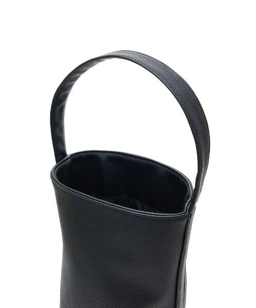 CLANE(クラネ)の「FAKE LEATHER MEDIUM TOTE BAG(トートバッグ・レディース・ブラック/アイボリー・F)」の15枚目の写真