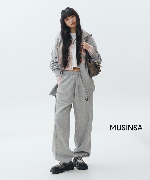 ILLIGO（イリゴ）の「129 ロゴパッチ フードパーカー ライトグレー