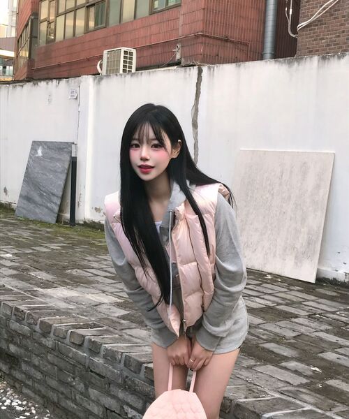 ILLIGO（イリゴ）の「129 ロゴパッチ フードパーカー ライトグレー