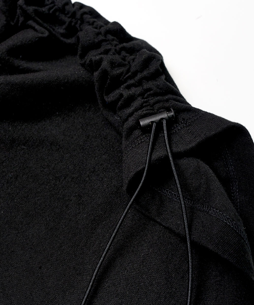 SCHISM INDUCING（スキズムインデューシング）の「CROSS STRING T SHIRT BLACK（Tシャツ/カットソー・レディース・その他・OS）」の5枚目の写真