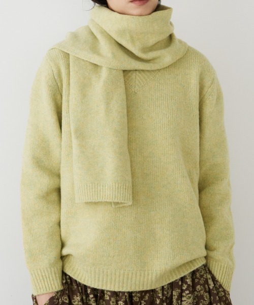Libra Cue(リブラ キュー)の「ストール付きVネックプレーンニット(ニット/セーター・レディース・レッド/グレー/アイボリー/イエロー・FREE)」の1枚目の写真