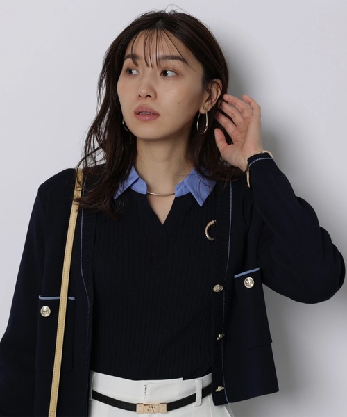 JUSGLITTY(ジャスグリッティー)の「シャツカラーVネックアンサンブル(ニット/セーター・レディース・ホワイト/ネイビー/グレー・2)」の1枚目の写真