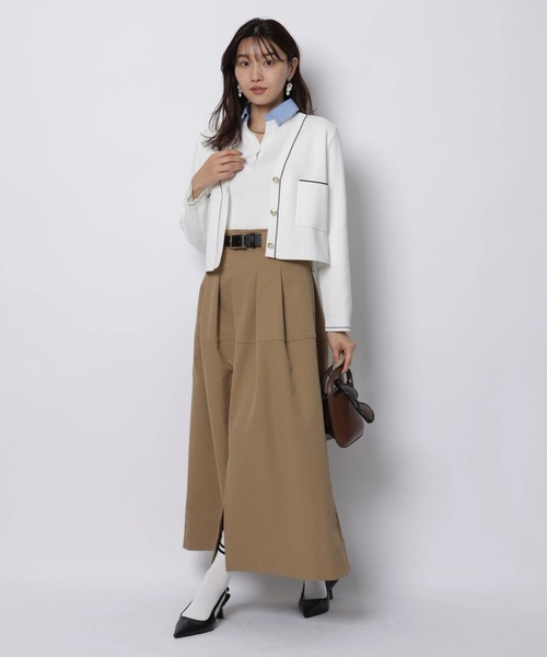 JUSGLITTY(ジャスグリッティー)の「シャツカラーVネックアンサンブル(ニット/セーター・レディース・ホワイト/ネイビー/グレー・2)」の4枚目の写真