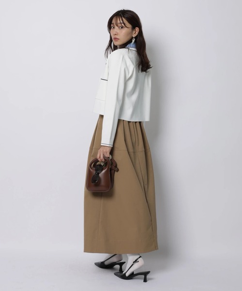 JUSGLITTY(ジャスグリッティー)の「シャツカラーVネックアンサンブル(ニット/セーター・レディース・ホワイト/ネイビー/グレー・2)」の6枚目の写真