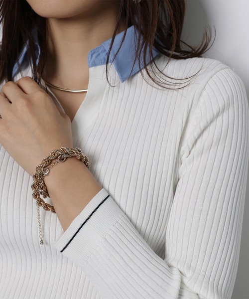 JUSGLITTY(ジャスグリッティー)の「シャツカラーVネックアンサンブル(ニット/セーター・レディース・ホワイト/ネイビー/グレー・2)」の12枚目の写真