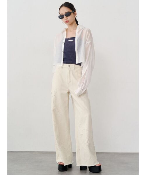 MURUA（ムルーア）の「ダメージフラワーワイドデニム（デニムパンツ・レディース・ブルー/オフホワイト/ブラック・2/1）」の16枚目の写真