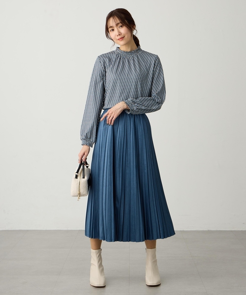 Petit Honfleur(プチオンフルール)の「【ブラウス見えするカットソー】幾何学柄シャーリングプルオーバー(Tシャツ/カットソー・レディース・ネイビー/ブラウン/アイボリー・M/L)」の9枚目の写真