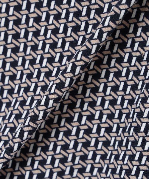 Petit Honfleur(プチオンフルール)の「【ブラウス見えするカットソー】幾何学柄シャーリングプルオーバー(Tシャツ/カットソー・レディース・ネイビー/ブラウン/アイボリー・M/L)」の17枚目の写真