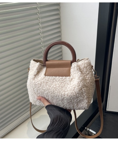 Ritzy(リッツィー)の「2WAYモコモコボアショルダーバッグ ハンドバッグ(ショルダーバッグ・レディース・カーキ/ブラック/ホワイト/ピンク・FREE)」の12枚目の写真