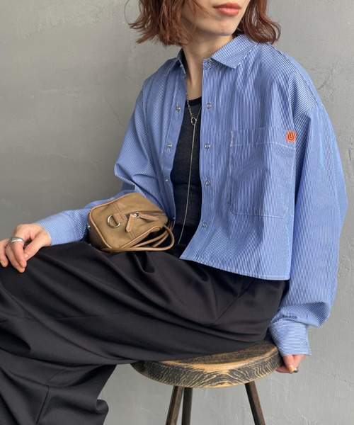 UNIVERSAL OVERALL（ユニバーサルオーバーオール）の「[UNIVERSAL OVERALL/ユニバーサルオーバーオール] 別注 ショート丈 ビッグポケットストライプシャツ（シャツ/ブラウス・レディース・ブルー/サックスブルー/イエロー/ピンク・F）」の3枚目の写真