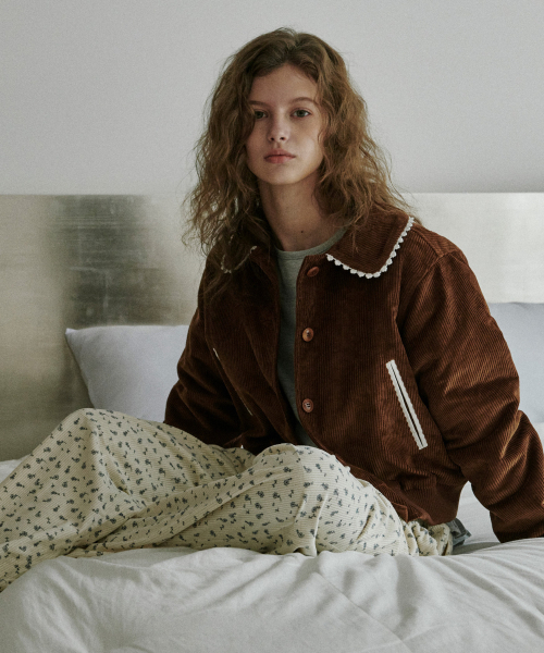BELLOL(ベロエル)の「Corduroy cropped jacket BROWN(その他アウター・レディース・その他・FREE)」の1枚目の写真
