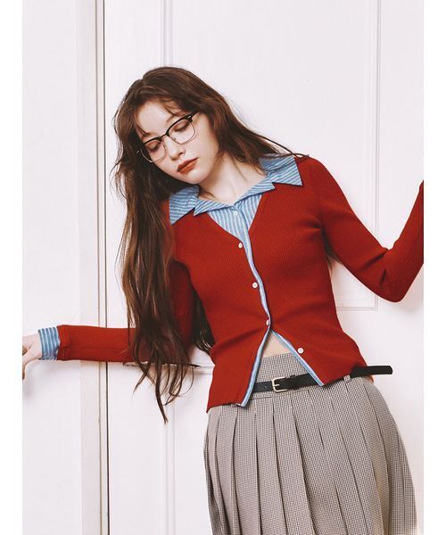 LILY BROWN(リリーブラウン)の「シャツドッキングニットトップス(ニット/セーター・レディース・ネイビー/レッド/グレー・F)」の3枚目の写真