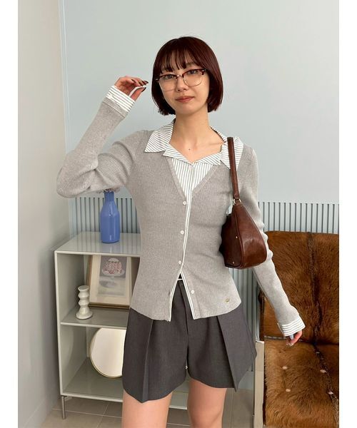 LILY BROWN(リリーブラウン)の「シャツドッキングニットトップス(ニット/セーター・レディース・ネイビー/レッド/グレー・F)」の17枚目の写真