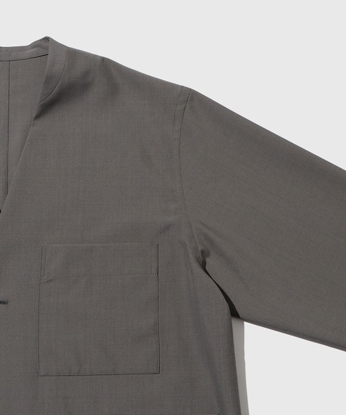 ADAM ET ROPE'（アダムエロペ）の「ドライウーステッドノーカラーカーディガン / ロングシーズン着用可能（カーディガン/ボレロ・メンズ・グレー/ブラック・M/L）」の6枚目の写真