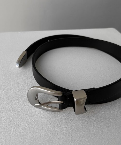 CAPRICIEUX LE'MAGE（カプリシューレマージュ）の「スリムチップベルト（ベルト・レディース・ブラック・FREE）」の2枚目の写真
