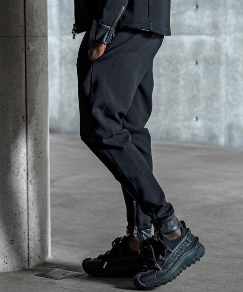 1PIU1UGUALE3  RELAX （ウノピゥウノウグァーレトレ リラックス）の「1PIU1UGUALE3 RELAX(ウノピゥウノウグァーレトレ リラックス)バイカーテック ジョガーパンツ（その他パンツ・メンズ・ブラック・S/M/L/XL/XXL）」の10枚目の写真