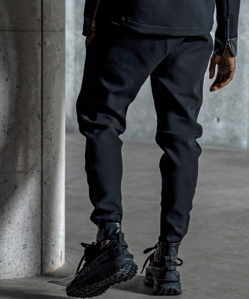 1PIU1UGUALE3  RELAX （ウノピゥウノウグァーレトレ リラックス）の「1PIU1UGUALE3 RELAX(ウノピゥウノウグァーレトレ リラックス)バイカーテック ジョガーパンツ（その他パンツ・メンズ・ブラック・S/M/L/XL/XXL）」の11枚目の写真