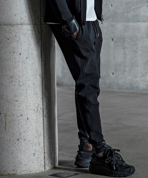 1PIU1UGUALE3  RELAX （ウノピゥウノウグァーレトレ リラックス）の「1PIU1UGUALE3 RELAX(ウノピゥウノウグァーレトレ リラックス)バイカーテック ジョガーパンツ（その他パンツ・メンズ・ブラック・S/M/L/XL/XXL）」の12枚目の写真