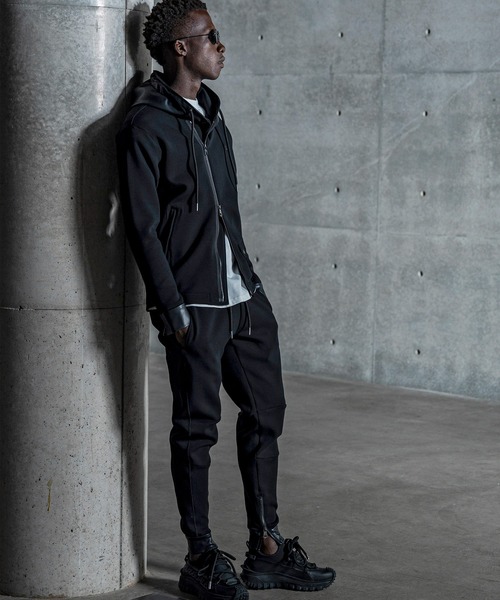 1PIU1UGUALE3  RELAX （ウノピゥウノウグァーレトレ リラックス）の「1PIU1UGUALE3 RELAX(ウノピゥウノウグァーレトレ リラックス)バイカーテック ジョガーパンツ（その他パンツ・メンズ・ブラック・S/M/L/XL/XXL）」の5枚目の写真