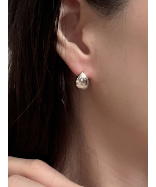 ELYONA(エリオーナー)の「ELA 34 Water Drop Earrings (silver)(ピアス(両耳用)・レディース・その他・FREE)」の2枚目の写真