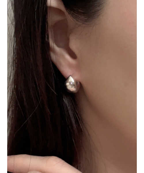 ELYONA(エリオーナー)の「ELA 34 Water Drop Earrings (silver)(ピアス(両耳用)・レディース・その他・FREE)」の3枚目の写真