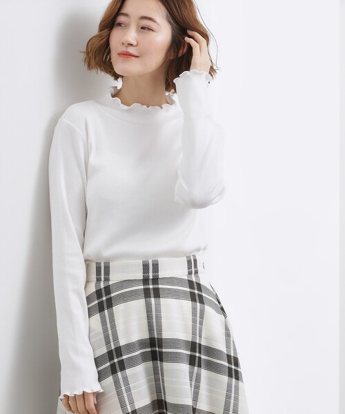grove(グローブ)の「シルクライクリブタートルネック(Tシャツ/カットソー・レディース・オフホワイト/ブラック/ベージュ・05/04/02/01/03)」の6枚目の写真