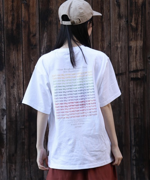 KRIFF MAYER Lady's Collection(クリフメイヤーレディースコレクション)の「【本体綿100%】プリント半袖T(Shine)(Tシャツ/カットソー・レディース・オフホワイト/ベージュ/チャコール/カラフル/ライトグリーン・LARGE/MEDIUM)」の2枚目の写真