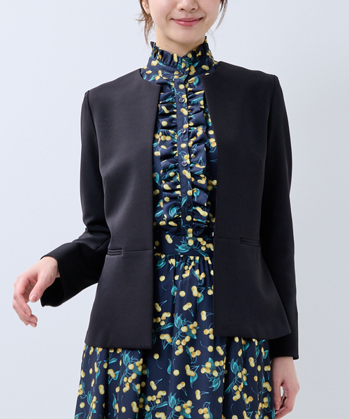 NARACAMICIE（ナラカミーチェ）の「【NARACAMICIE】【セットアップスーツ対応】ストレッチダブルクロスノーカラージャケット（ダウンジャケット/コート・レディース・ネイビー/ブラウン/ブラック・S/M/L）」の2枚目の写真