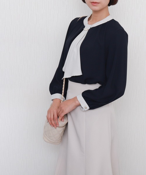 libelle more（リベル モア）の「【防汚加工／イージーケア／透けにくい】ラクケア アクセサリー付きボウタイブラウス（シャツ/ブラウス・レディース・ホワイト系その他/ネイビー/グレイッシュベージュ/オフホワイト・M/L）」の5枚目の写真