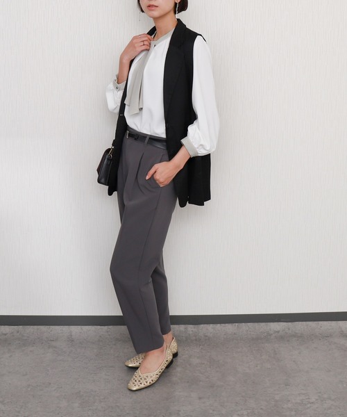 libelle more（リベル モア）の「【防汚加工／イージーケア／透けにくい】ラクケア アクセサリー付きボウタイブラウス（シャツ/ブラウス・レディース・ホワイト系その他/ネイビー/グレイッシュベージュ/オフホワイト・M/L）」の22枚目の写真