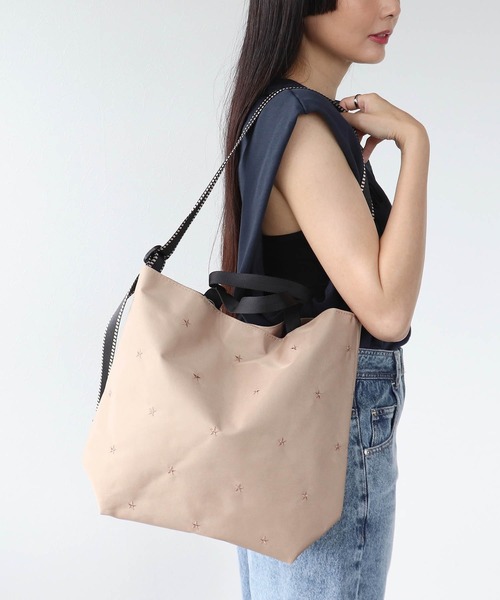Three Four Time(スリーフォータイム)の「撥水加工星刺繍トート(トートバッグ・レディース・グリーン/ベージュ/ブラック・FREE)」の2枚目の写真