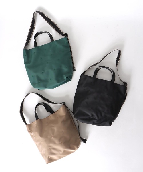 Three Four Time(スリーフォータイム)の「撥水加工星刺繍トート(トートバッグ・レディース・グリーン/ベージュ/ブラック・FREE)」の11枚目の写真
