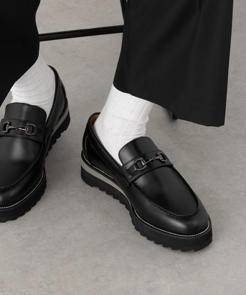 HAUS(ハウス)の「【HAUS】SHARK SOLE BIT LOAFERS シャークソール ビットローファー /Pu レザーローファー(ローファー・メンズ・ブラック・M/LL/L/S)」の1枚目の写真