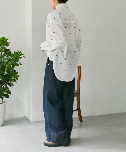 ear PAPILLONNER（イアパピヨネ）の「ロゴ刺繍シャツ【SUM1 STYLE】（シャツ/ブラウス・レディース・ホワイト・FREE）」の10枚目の写真