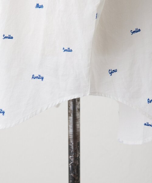 ear PAPILLONNER（イアパピヨネ）の「ロゴ刺繍シャツ【SUM1 STYLE】（シャツ/ブラウス・レディース・ホワイト・FREE）」の2枚目の写真