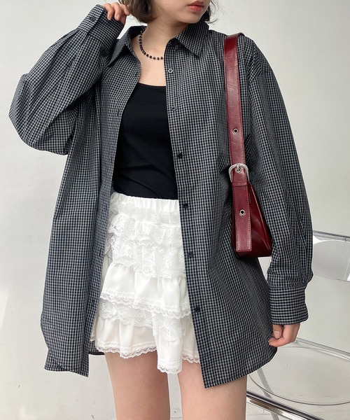 AS KNOW AS plus（アズノゥアズプラス）の「○アジャスター付き マルチWAY ビッグサイズシャツ(ビスチェ風アレンジ可能）【UNISEX ITEM】（シャツ/ブラウス・レディース・ブラック系/ピンク系/ブルー系・FREE）」の2枚目の写真