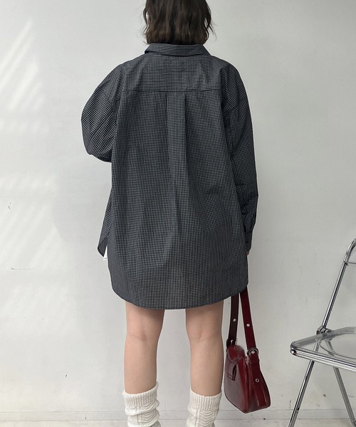 AS KNOW AS plus（アズノゥアズプラス）の「○アジャスター付き マルチWAY ビッグサイズシャツ(ビスチェ風アレンジ可能）【UNISEX ITEM】（シャツ/ブラウス・レディース・ブラック系/ピンク系/ブルー系・FREE）」の9枚目の写真