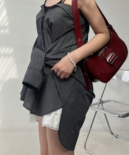 AS KNOW AS plus（アズノゥアズプラス）の「○アジャスター付き マルチWAY ビッグサイズシャツ(ビスチェ風アレンジ可能）【UNISEX ITEM】（シャツ/ブラウス・レディース・ブラック系/ピンク系/ブルー系・FREE）」の12枚目の写真