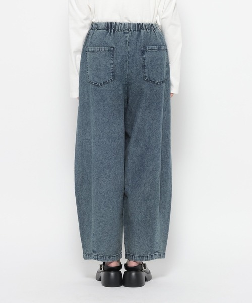 LEPSIM(レプシィム)の「イージーコクーンデニムパンツ 661665(デニムパンツ・レディース・ライトブルー/インディゴブルー・FREE/TALL)」の6枚目の写真