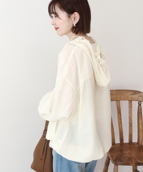 AMERICAN HOLIC（アメリカンホリック）の「【接触冷感】フーディーシアーブルゾン（ブルゾン・レディース・アイボリー/ダークネイビー・L/M）」の12枚目の写真