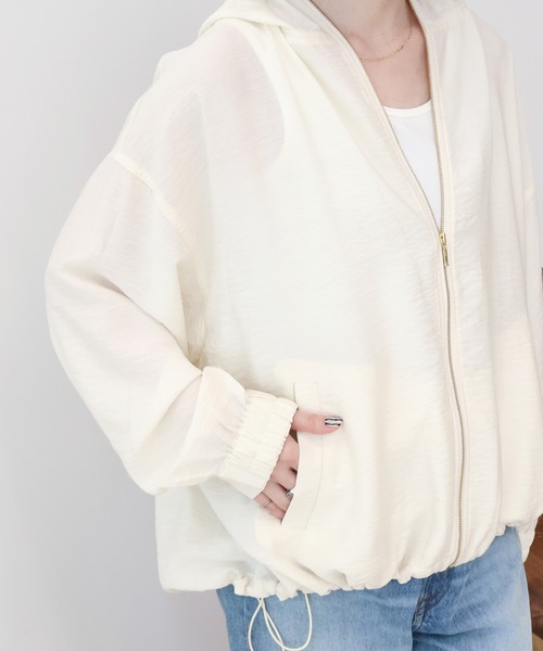 AMERICAN HOLIC（アメリカンホリック）の「【接触冷感】フーディーシアーブルゾン（ブルゾン・レディース・アイボリー/ダークネイビー・L/M）」の14枚目の写真