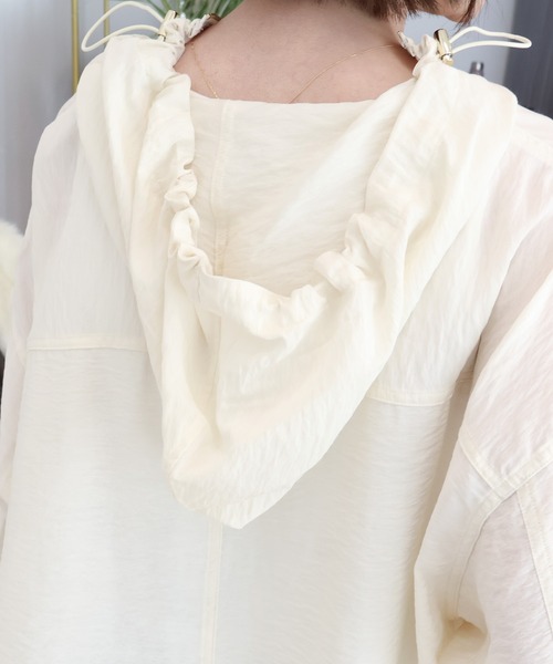 AMERICAN HOLIC（アメリカンホリック）の「【接触冷感】フーディーシアーブルゾン（ブルゾン・レディース・アイボリー/ダークネイビー・L/M）」の15枚目の写真