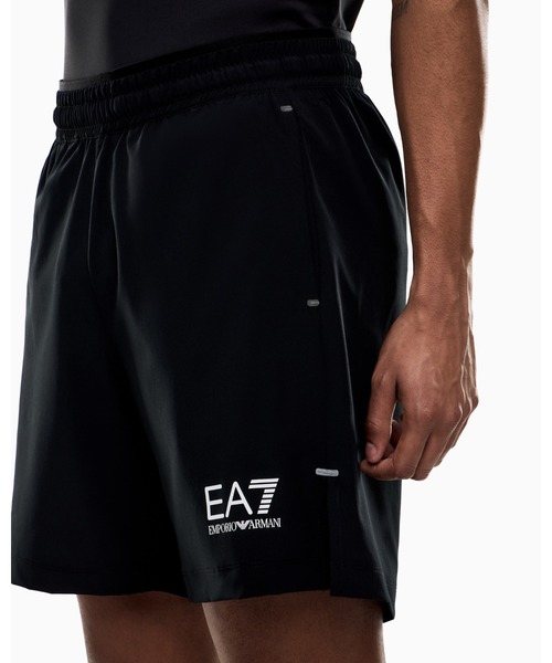 EMPORIO ARMANI EA7(エンポリオアルマーニイーエーセブン)の「<オンライン限定>【エンポリオ アルマーニ EA7】Tennis Pro ショートパンツ VENTUS7テクニカルファブリック(その他パンツ・メンズ・ブラック/ホワイト・SMALL/MEDIUM/LARGE/X-SMALL/XX-LARGE/X-LARGE)」の4枚目の写真