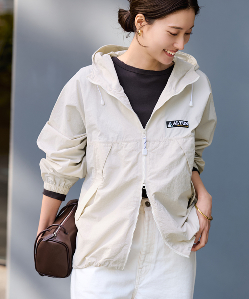 FRAMeWORK(フレームワーク)の「≪追加≫ALTUS/アルタス 別注W ZIPマウンテンパーカー 2(マウンテンパーカー・レディース・スミクロ/ウッド/ホワイト・FREE)」の2枚目の写真