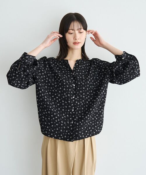 YECCA VECCA(イェッカヴェッカ)の「2wayボリューム袖花柄ブラウス(シャツ/ブラウス・レディース・ブラック/オフホワイト・FREE)」の13枚目の写真