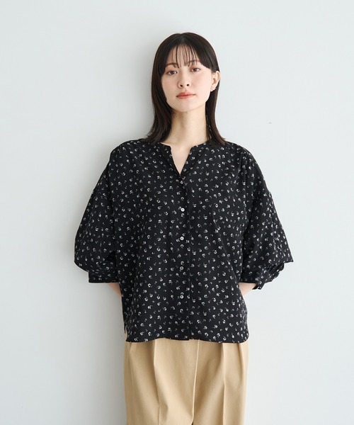 YECCA VECCA(イェッカヴェッカ)の「2wayボリューム袖花柄ブラウス(シャツ/ブラウス・レディース・ブラック/オフホワイト・FREE)」の3枚目の写真