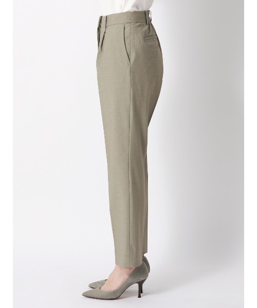 SUIT SQUARE(スーツスクエア)の「タックテーパードパンツ ウォッシャブル ストレッチ UVカット TRトロピカル 無地(スラックス・レディース・カーキ/ネイビー・40(11号)/38(9号)/36(7号))」の14枚目の写真