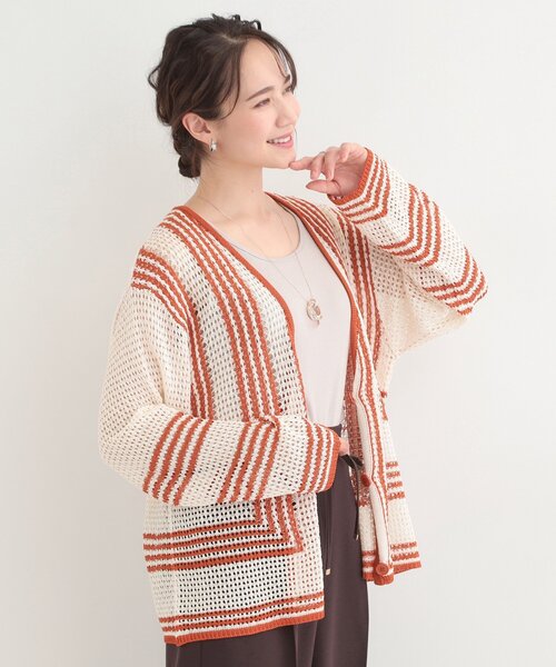 SHOO・LA・RUE（シューラルー）の「大人カジュアルなコーデに 配色クロシェ編み風カーディガン（カーディガン/ボレロ・レディース・オレンジ系その他5/アイボリー系4/ブラック系4・01/03/02/04）」の10枚目の写真