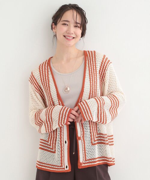 SHOO・LA・RUE（シューラルー）の「大人カジュアルなコーデに 配色クロシェ編み風カーディガン（カーディガン/ボレロ・レディース・オレンジ系その他5/アイボリー系4/ブラック系4・01/03/02/04）」の11枚目の写真